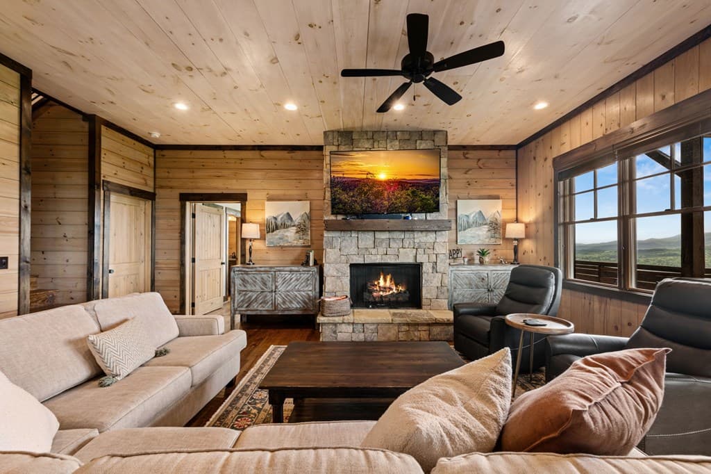 802 Overlook Drive, Blue Ridge GA 30513 - Photo