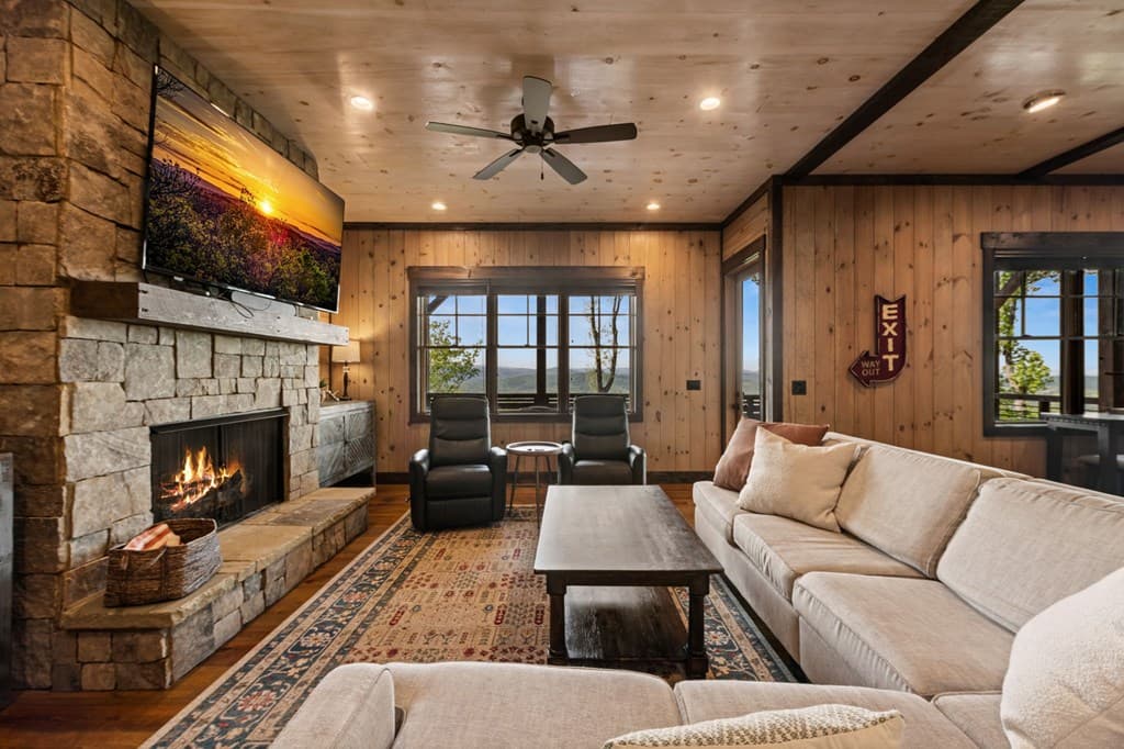 802 Overlook Drive, Blue Ridge GA 30513 - Photo