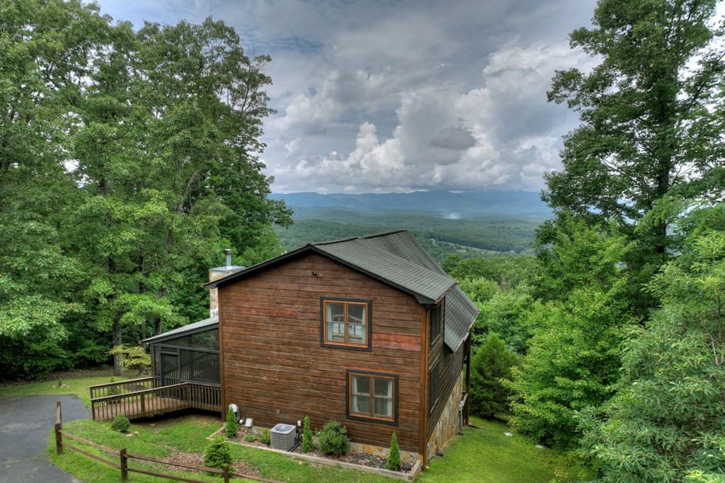 572 Sunrock Mountain Trc, Blue Ridge GA 30513 - Photo