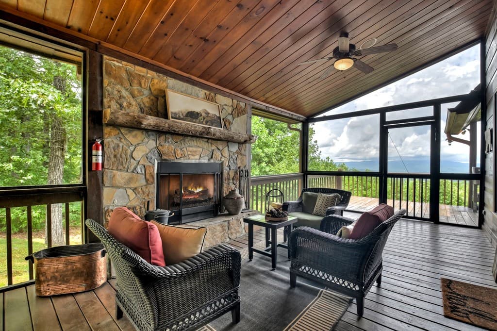 572 Sunrock Mountain Trc, Blue Ridge GA 30513 - Photo