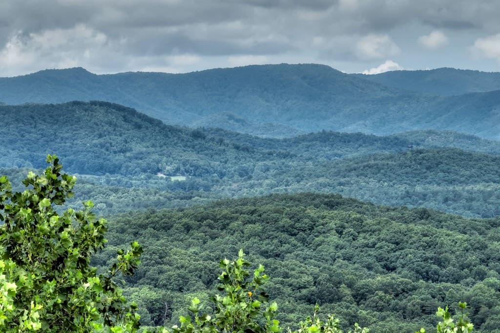 572 Sunrock Mountain Trc, Blue Ridge GA 30513 - Photo