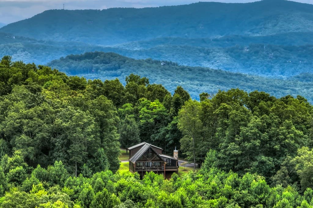 572 Sunrock Mountain Trc, Blue Ridge GA 30513 - Photo