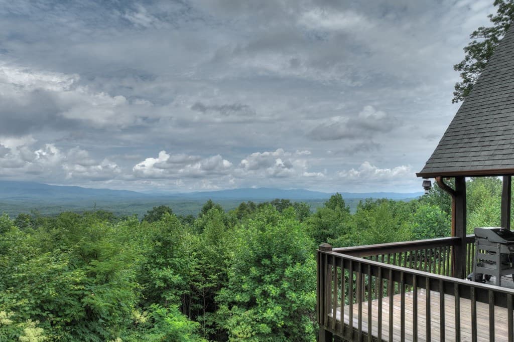 572 Sunrock Mountain Trc, Blue Ridge GA 30513 - Photo