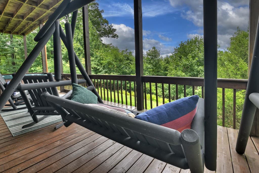 572 Sunrock Mountain Trc, Blue Ridge GA 30513 - Photo
