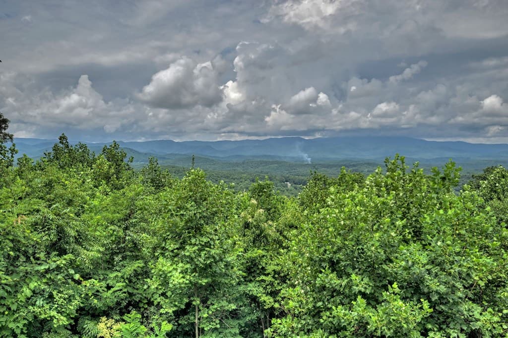 572 Sunrock Mountain Trc, Blue Ridge GA 30513 - Photo