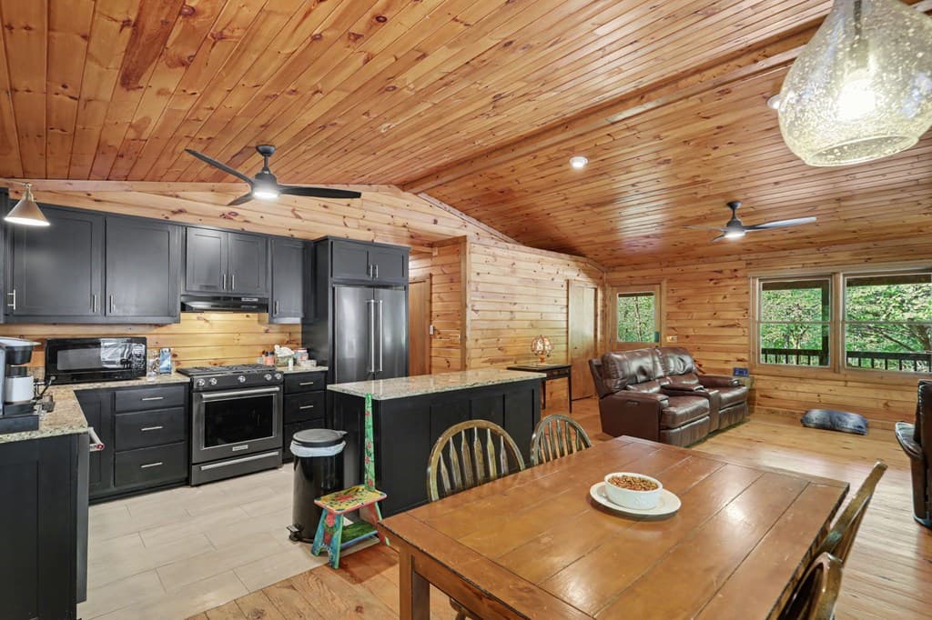 8 Stoney Brook Trail, Hayesville NC 28904 - Photo