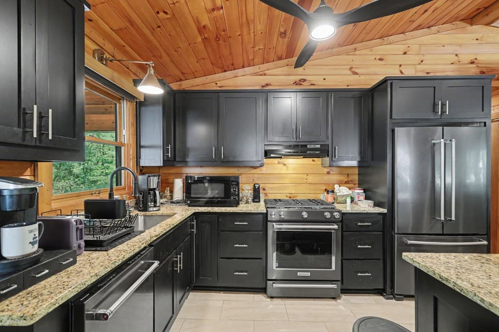 8 Stoney Brook Trail, Hayesville NC 28904 - Photo