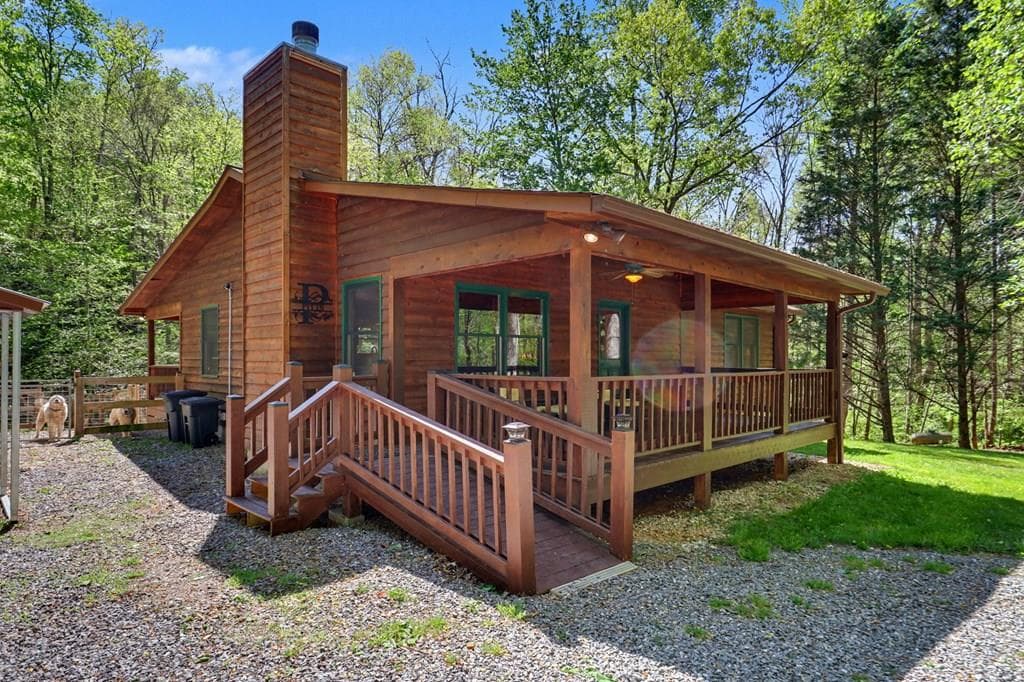 8 Stoney Brook Trail, Hayesville NC 28904 - Primary photo