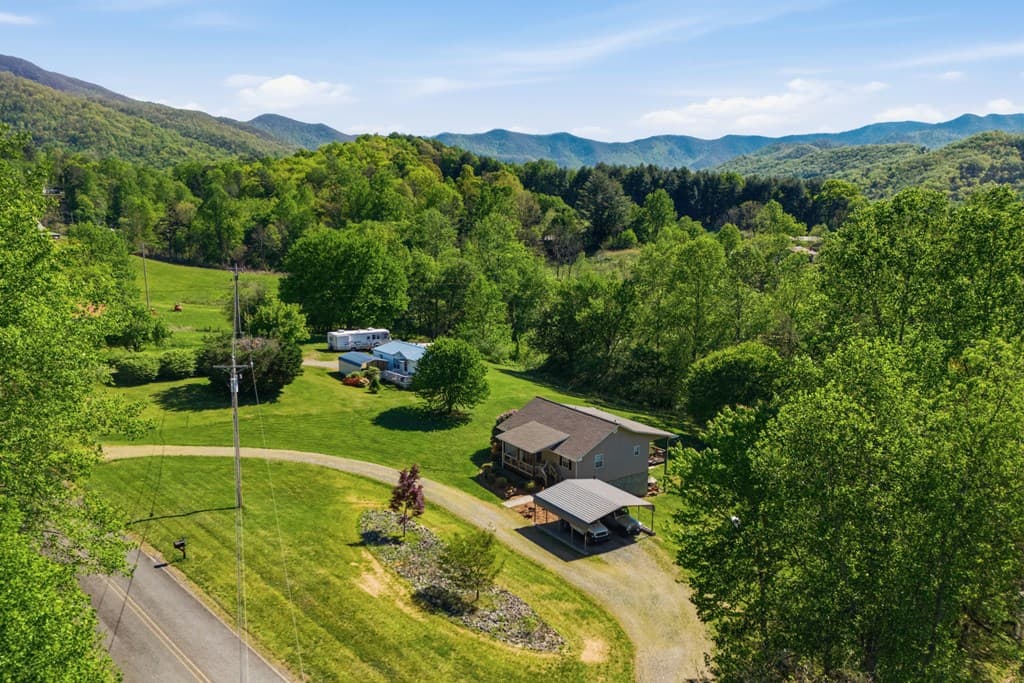68 West Vineyard, Hayesville NC 28904 - Photo