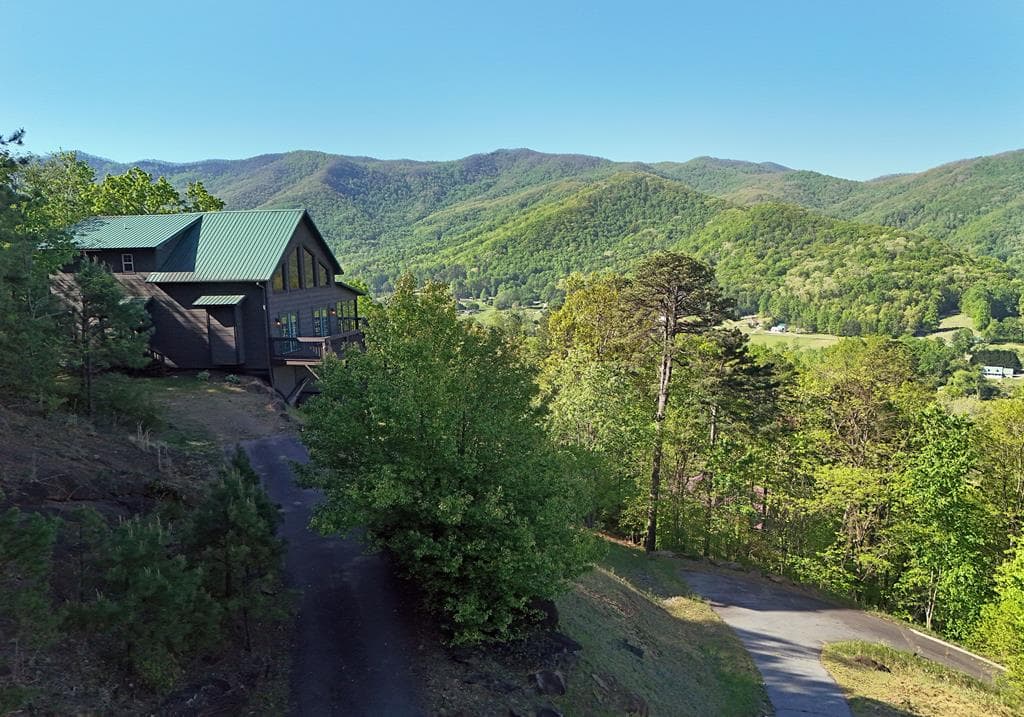 299 Bethabara View, Hayesville NC 28904 - Primary photo