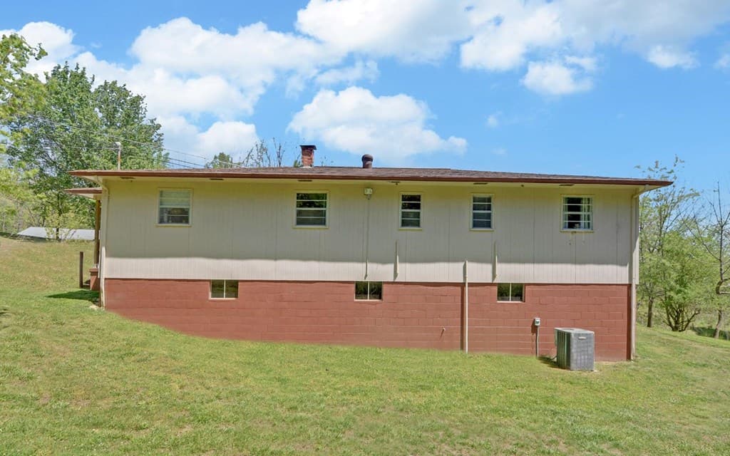 810 Grassy Creek Road, Copperhill TN 37317 - Photo