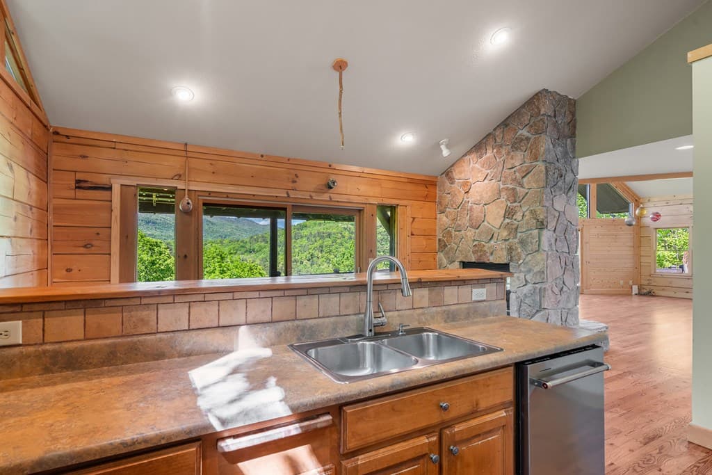410 Falling Springs, Tiger GA 30576 - Photo