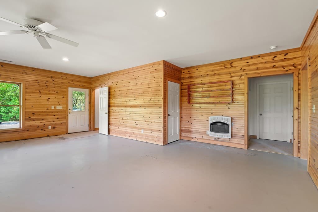 410 Falling Springs, Tiger GA 30576 - Photo