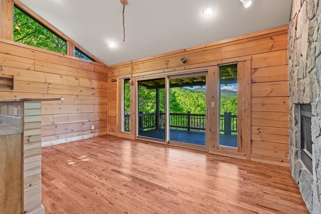 410 Falling Springs, Tiger GA 30576 - Photo