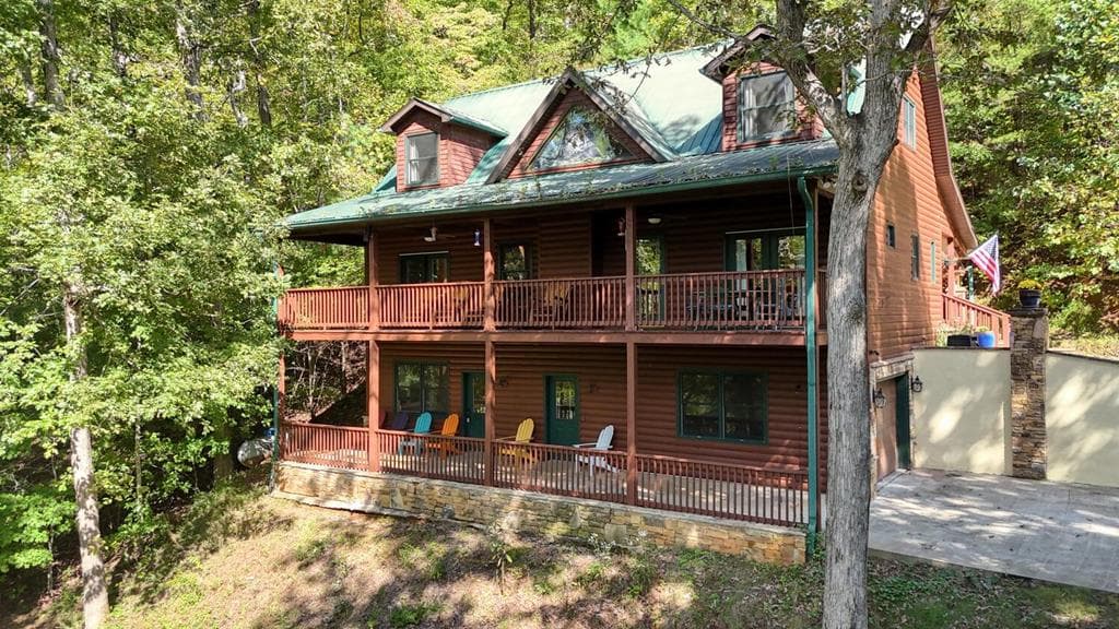 3204 Creek View Road, Hiawassee GA 30546 - Primary photo