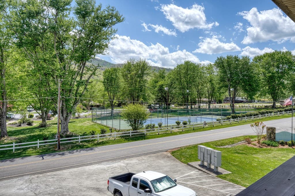 1647E Lakeview Drive, Young Harris GA 30582 - Photo