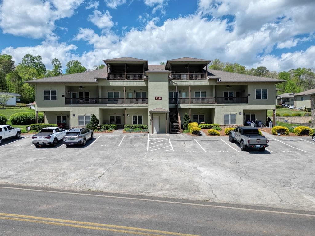 1647E Lakeview Drive, Young Harris GA 30582 - Primary photo