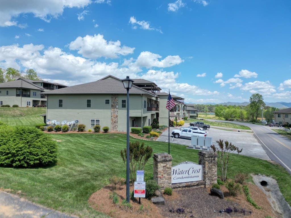 1647E Lakeview Drive, Young Harris GA 30582 - Photo
