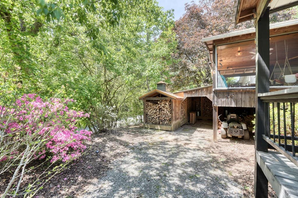 710 Town Mountain Road, Hayesville NC 28904 - Photo