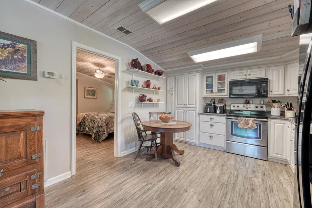 710 Town Mountain Road, Hayesville NC 28904 - Photo