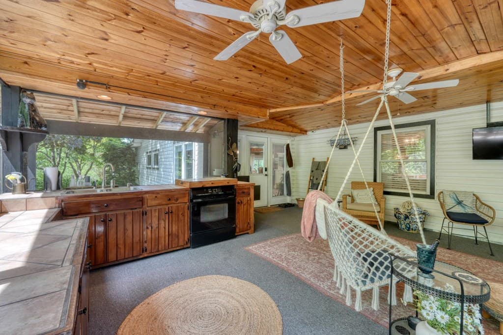 710 Town Mountain Road, Hayesville NC 28904 - Photo