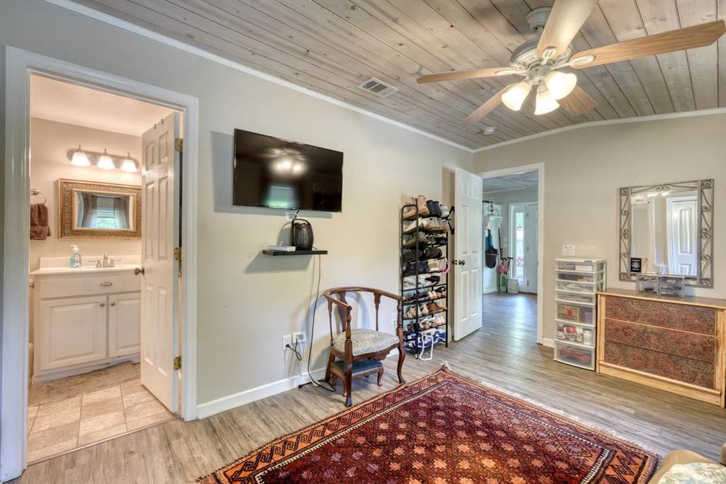 710 Town Mountain Road, Hayesville NC 28904 - Photo