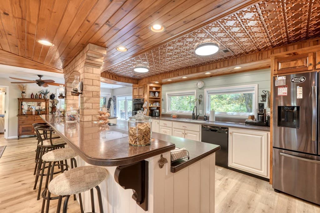 710 Town Mountain Road, Hayesville NC 28904 - Photo