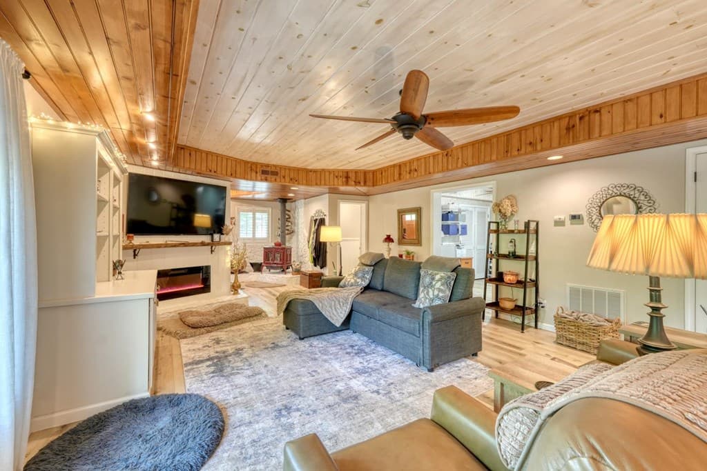 710 Town Mountain Road, Hayesville NC 28904 - Photo