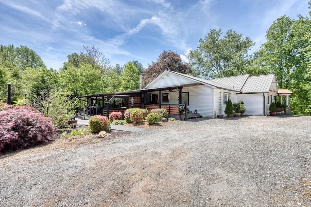 710 Town Mountain Road, Hayesville NC 28904 - Photo