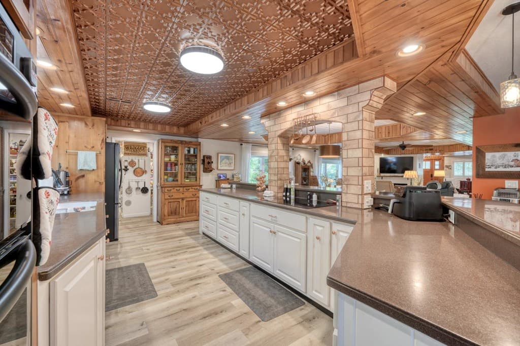 710 Town Mountain Road, Hayesville NC 28904 - Photo