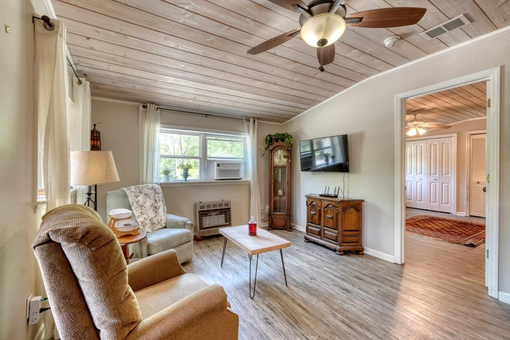 710 Town Mountain Road, Hayesville NC 28904 - Photo