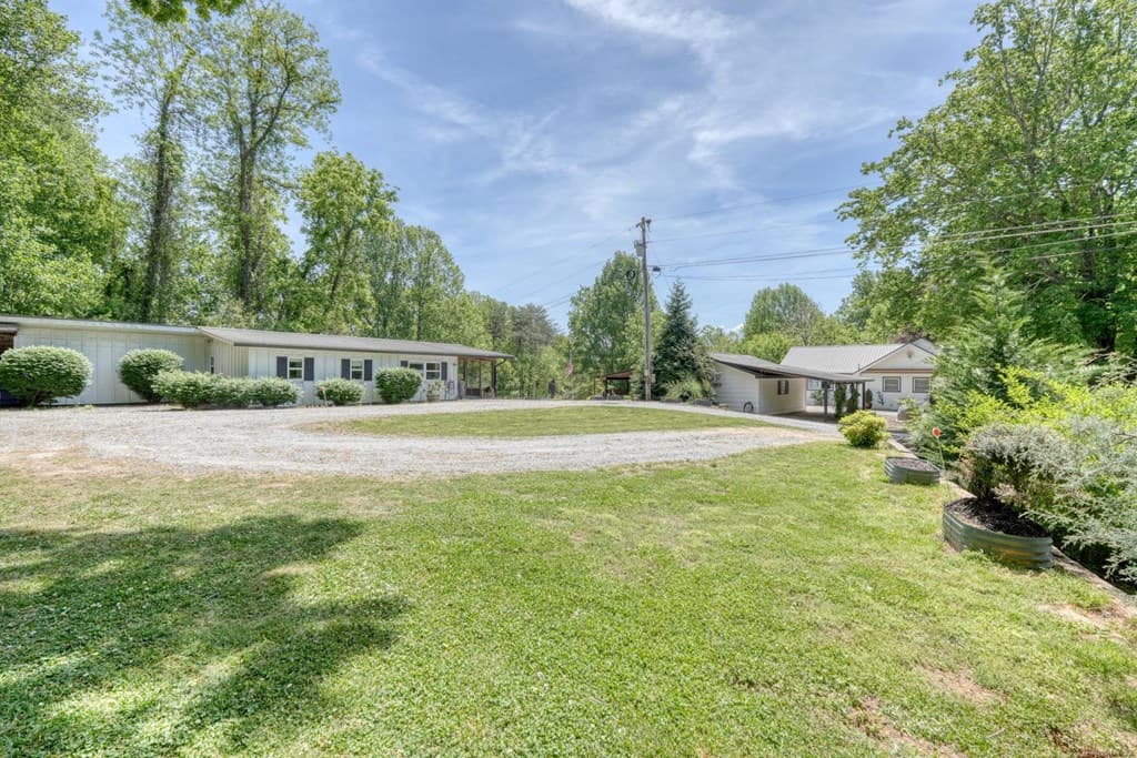 710 Town Mountain Road, Hayesville NC 28904 - Photo