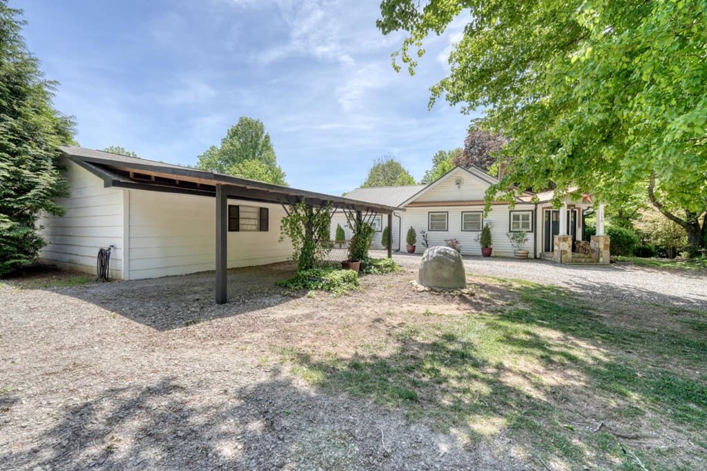 710 Town Mountain Road, Hayesville NC 28904 - Photo