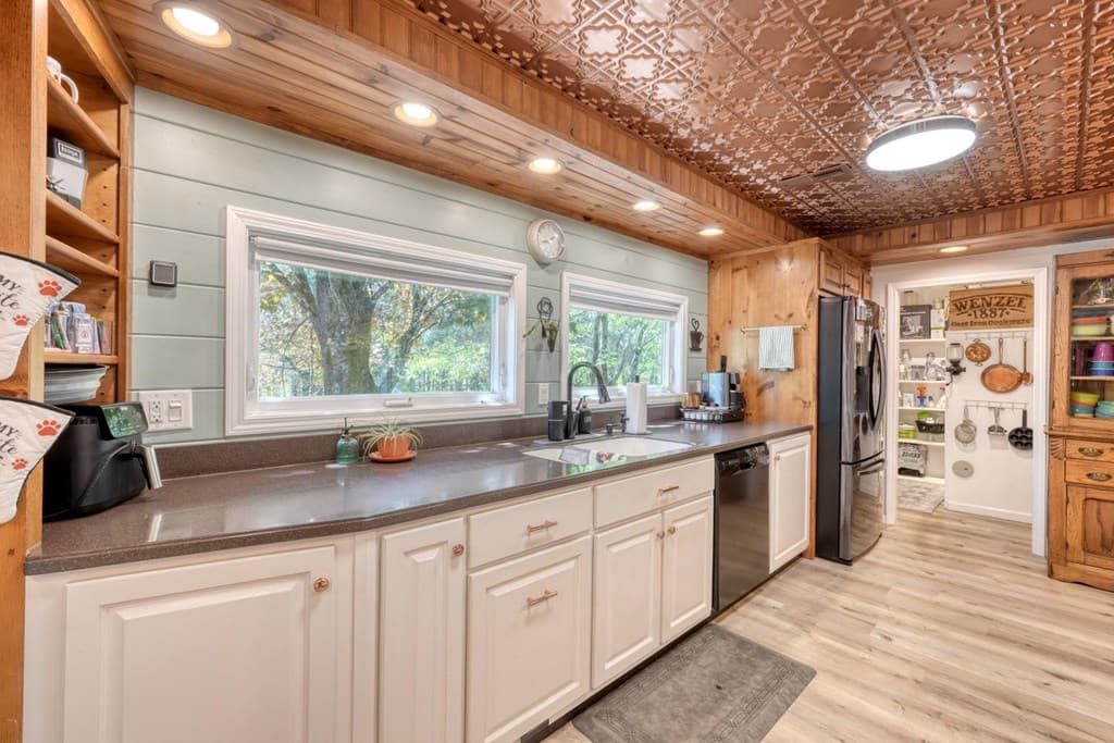 710 Town Mountain Road, Hayesville NC 28904 - Photo