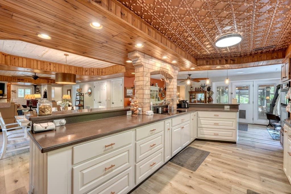 710 Town Mountain Road, Hayesville NC 28904 - Photo