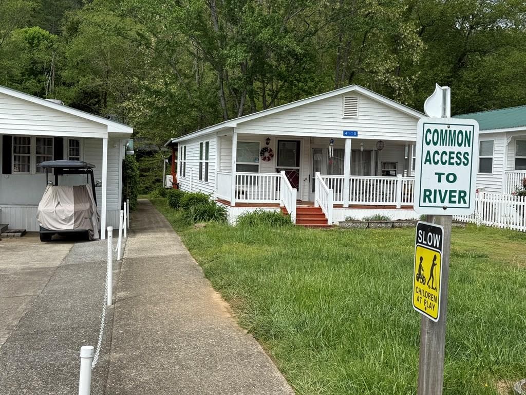 4368 Riverbank Run, Hiawassee GA 30546 - Photo