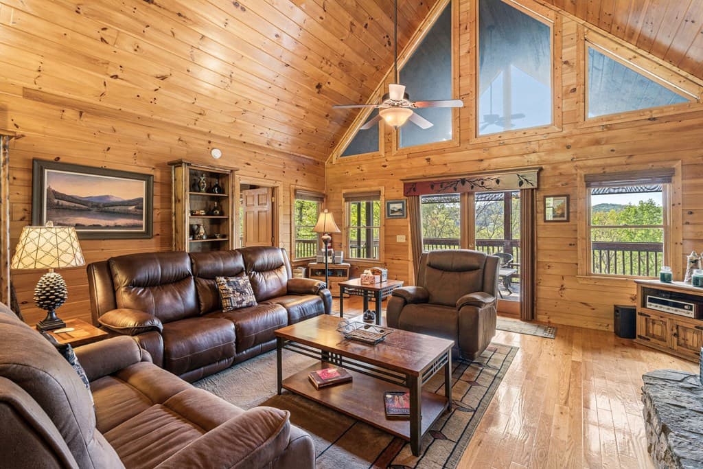 447 Creekmont Drive, Blairsville GA 30512 - Photo