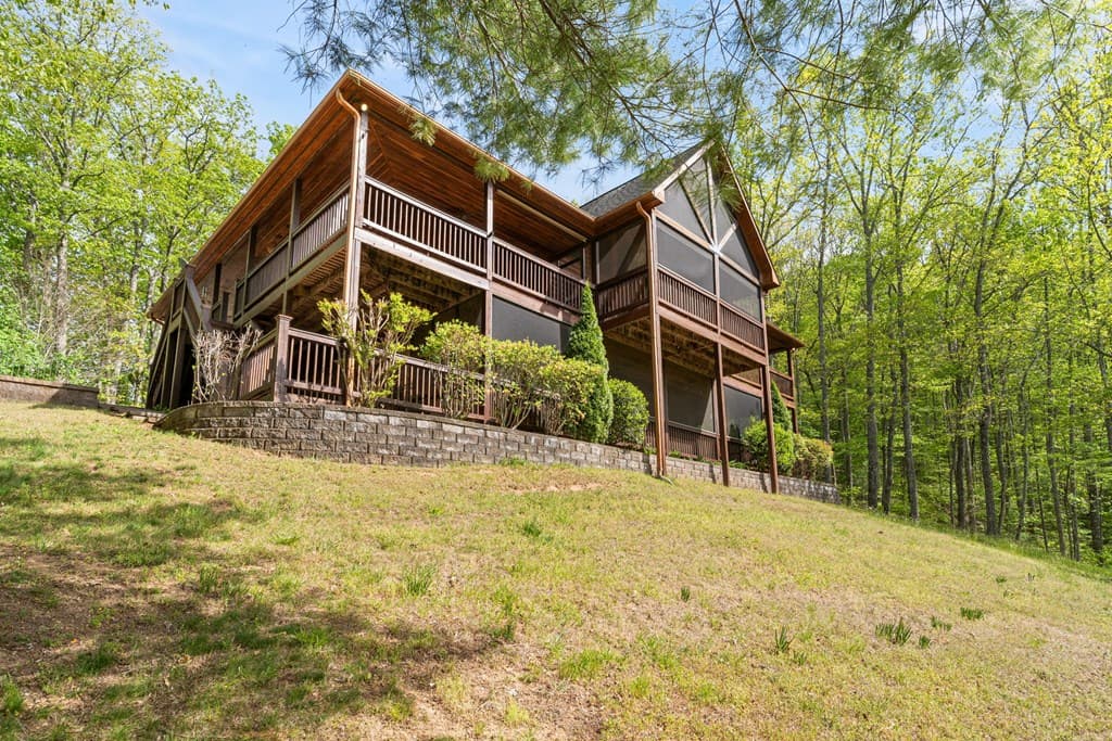447 Creekmont Drive, Blairsville GA 30512 - Photo