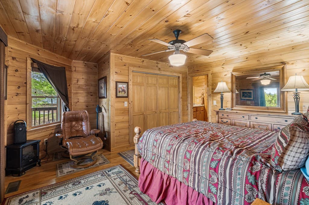 447 Creekmont Drive, Blairsville GA 30512 - Photo