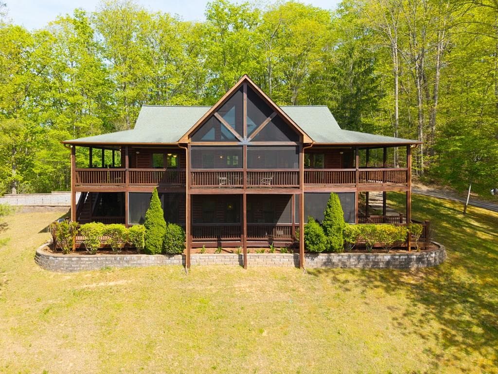 447 Creekmont Drive, Blairsville GA 30512 - Primary photo