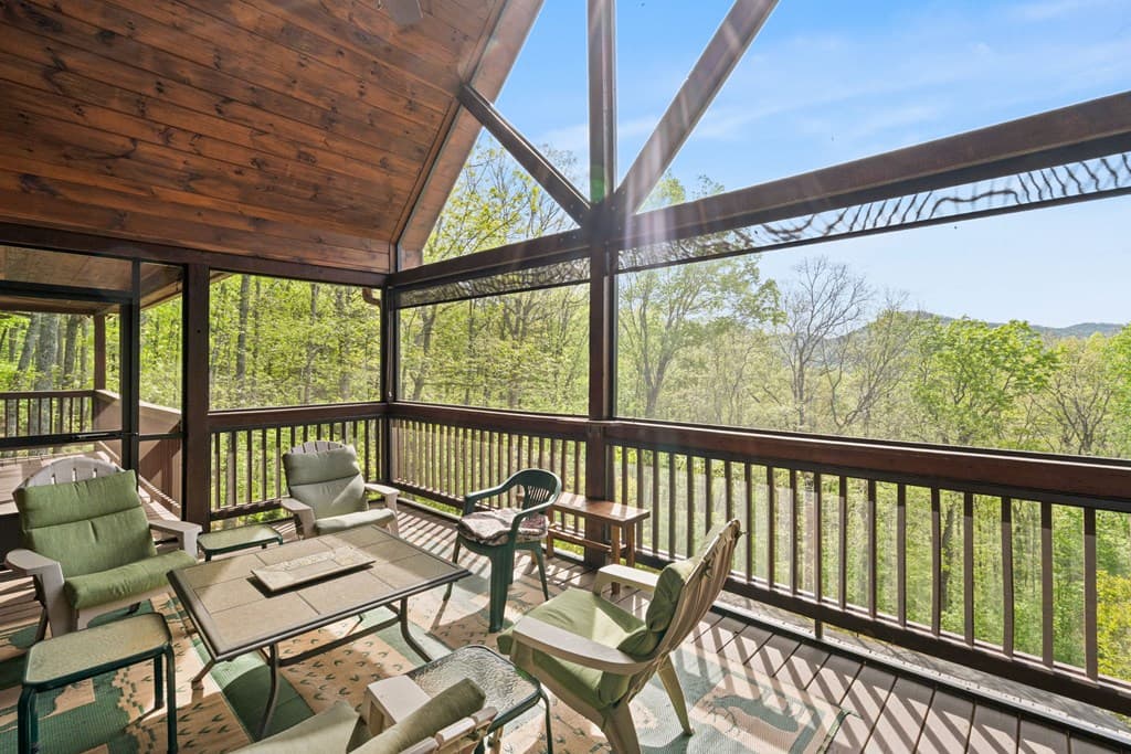 447 Creekmont Drive, Blairsville GA 30512 - Photo