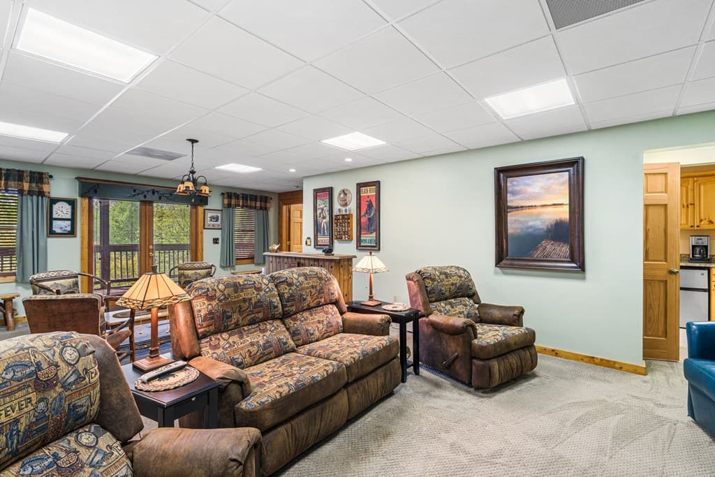 447 Creekmont Drive, Blairsville GA 30512 - Photo