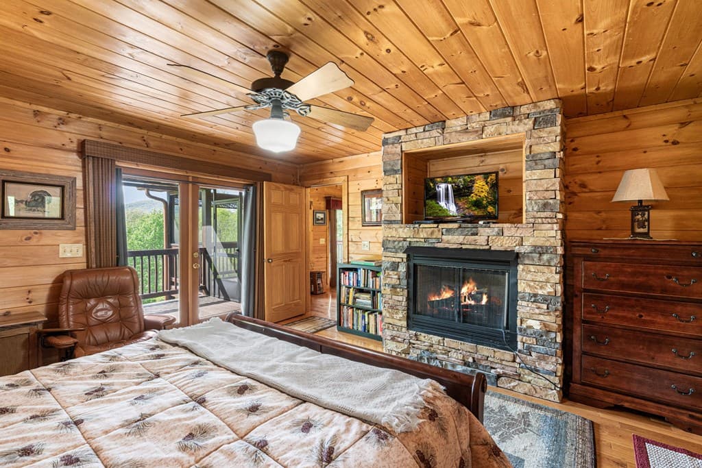 447 Creekmont Drive, Blairsville GA 30512 - Photo