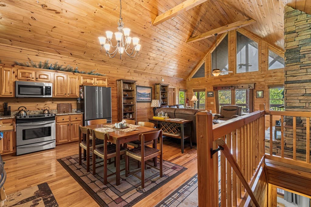 447 Creekmont Drive, Blairsville GA 30512 - Photo