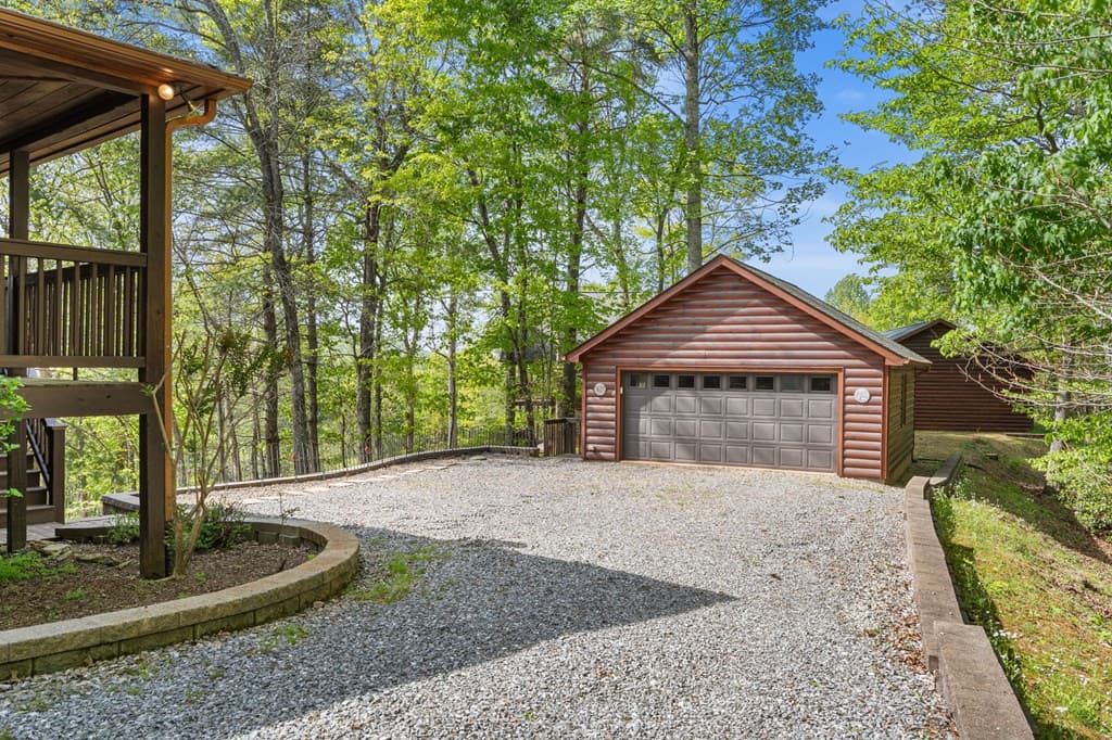 447 Creekmont Drive, Blairsville GA 30512 - Photo