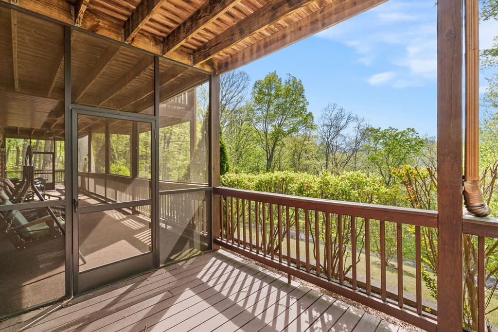 447 Creekmont Drive, Blairsville GA 30512 - Photo