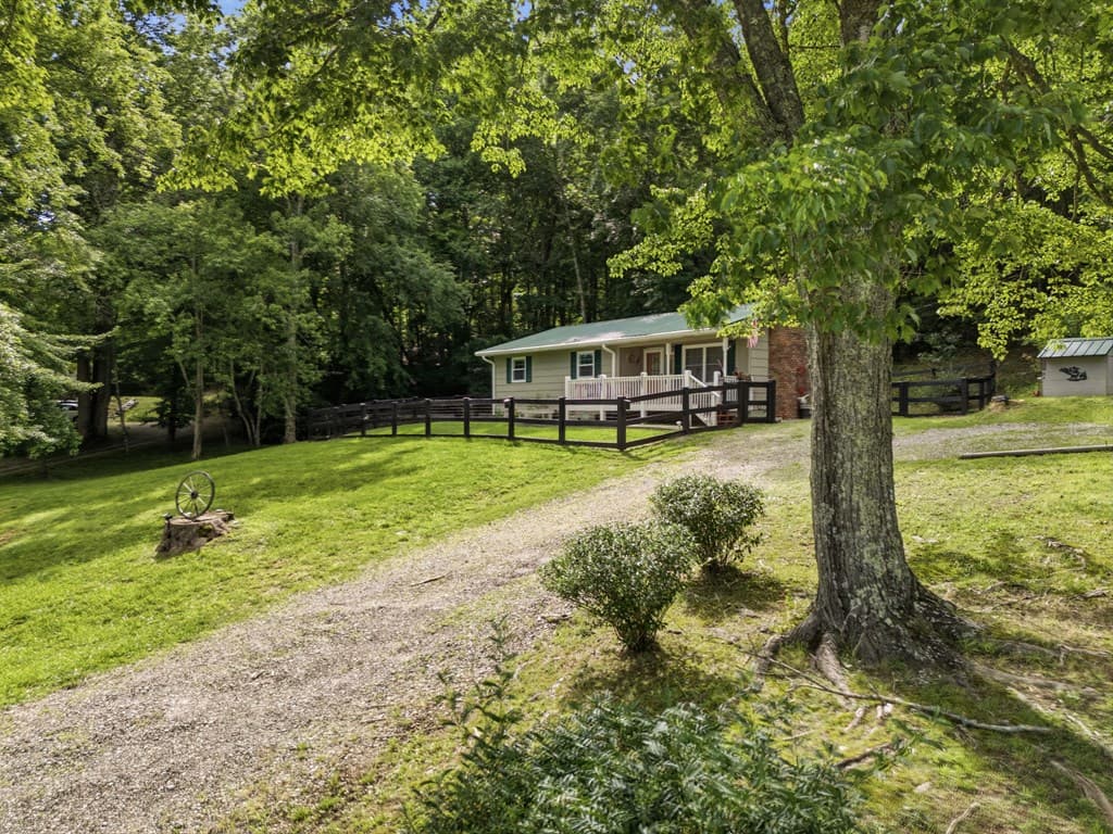 3426 Old Hwy 64 W, Warne NC 28909 - Photo