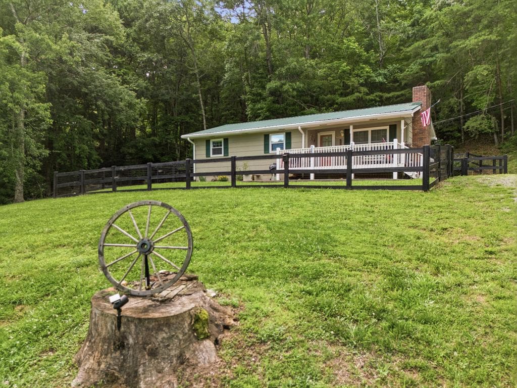3426 Old Hwy 64 W, Warne NC 28909 - Primary photo