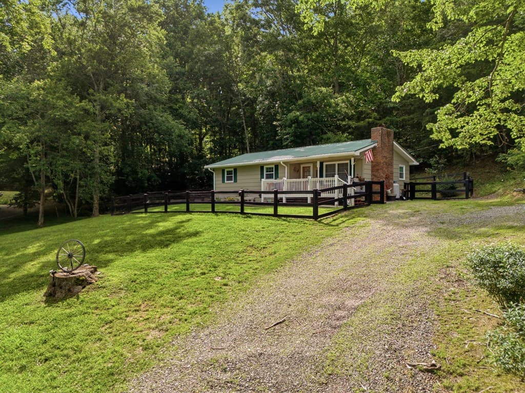 3426 Old Hwy 64 W, Warne NC 28909 - Photo