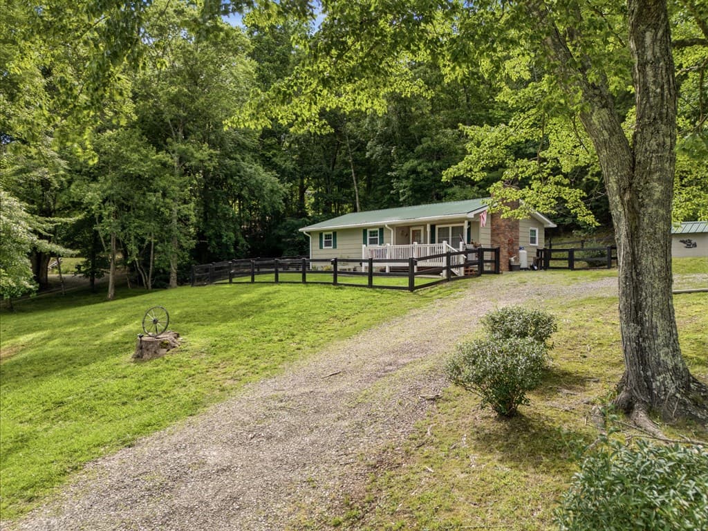 3426 Old Hwy 64 W, Warne NC 28909 - Photo